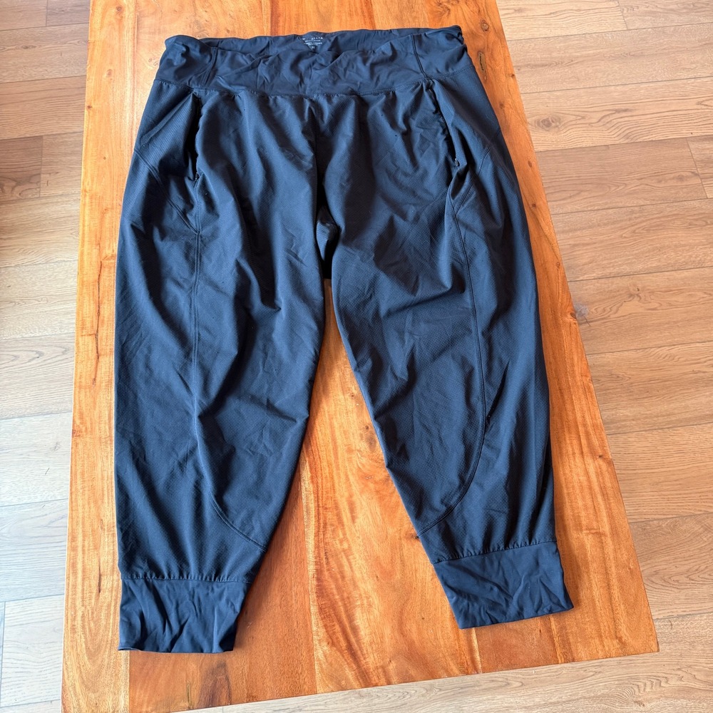 Athleta Women's Black Distance Jogger Size 3x